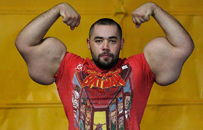 Musztafa Iszmail testépítő világrekorder bicepssze